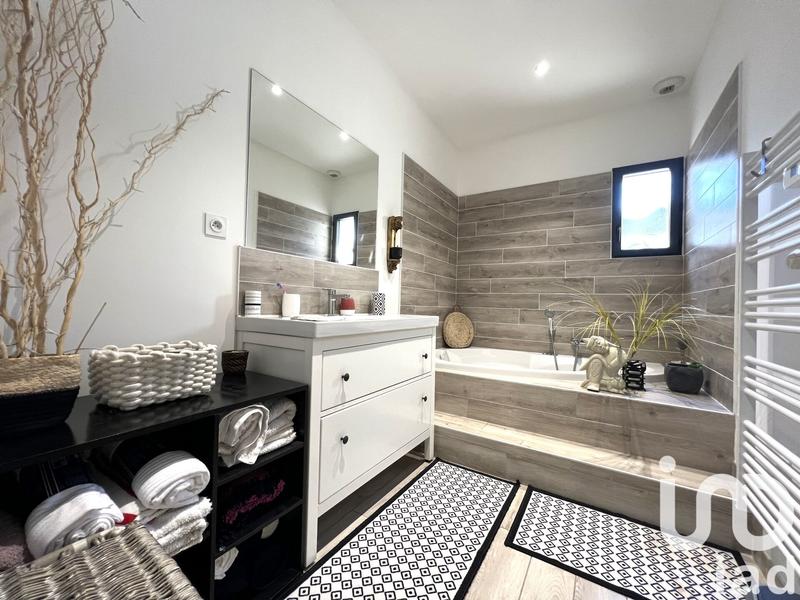 Maison - 198 m² - 5 pièces