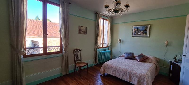 Maison - 279 m² - 6 pièces