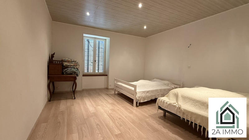 Maison - 209 m² - 6 pièces