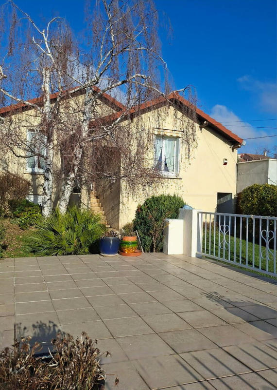 Maison - 90 m² - 4 pièces