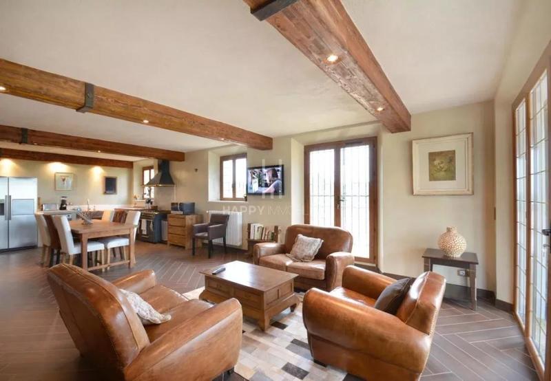 Propriété - 300 m² - 10 pièces