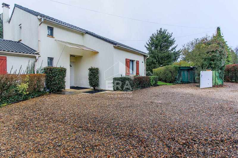 Maison - 161 m² - 8 pièces