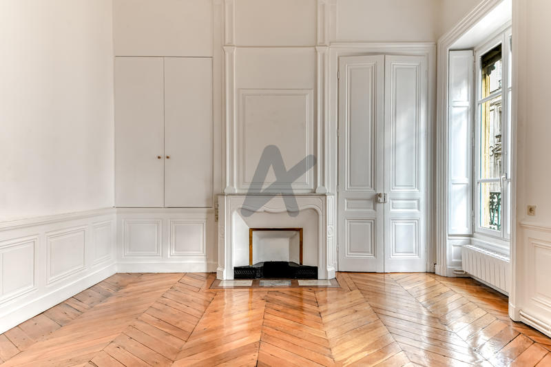 Appartement - 240 m² - 8 pièces