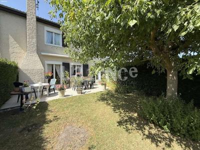 Maison - 91 m² - 5 pièces