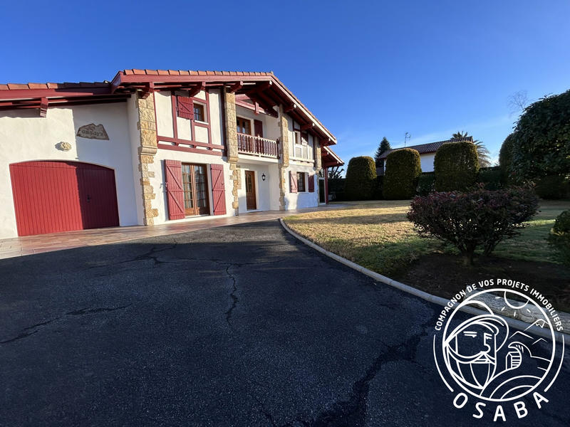 Maison - 167 m² - 6 pièces