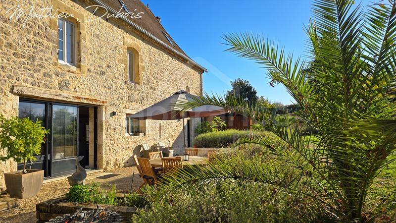 Propriété - 271 m² - 12 pièces