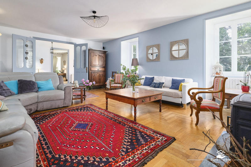 Maison ancienne - 450 m² - 13 pièces