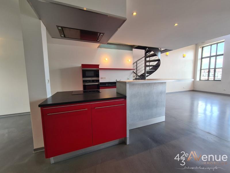 Loft - 175 m² - 5 pièces
