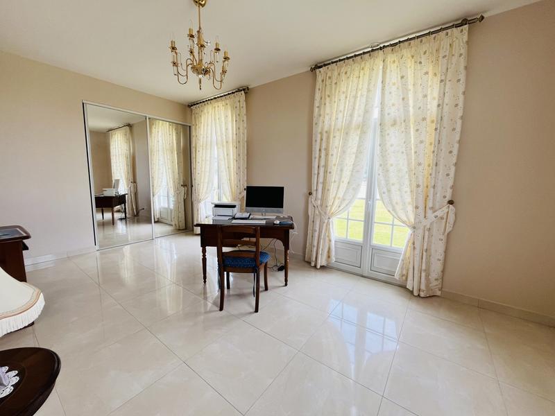 Villa - 290 m² - 5 pièces