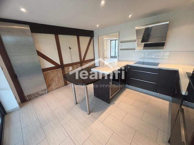 Maison - 245 m² - 7 pièces