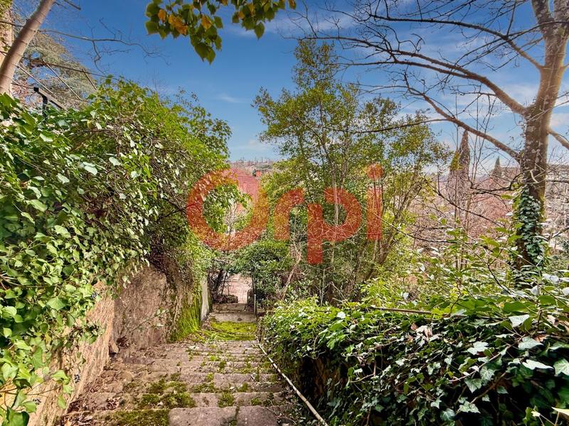 Appartement - 168 m² - 6 pièces