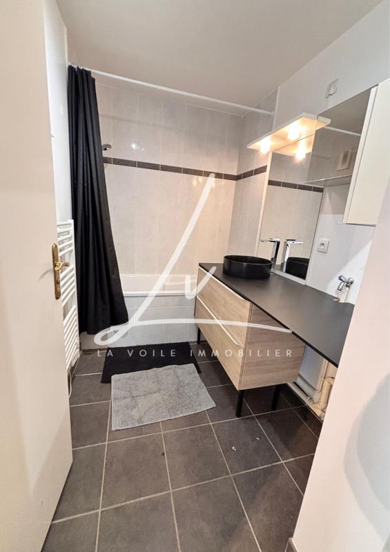 Appartement - 90 m² - 5 pièces