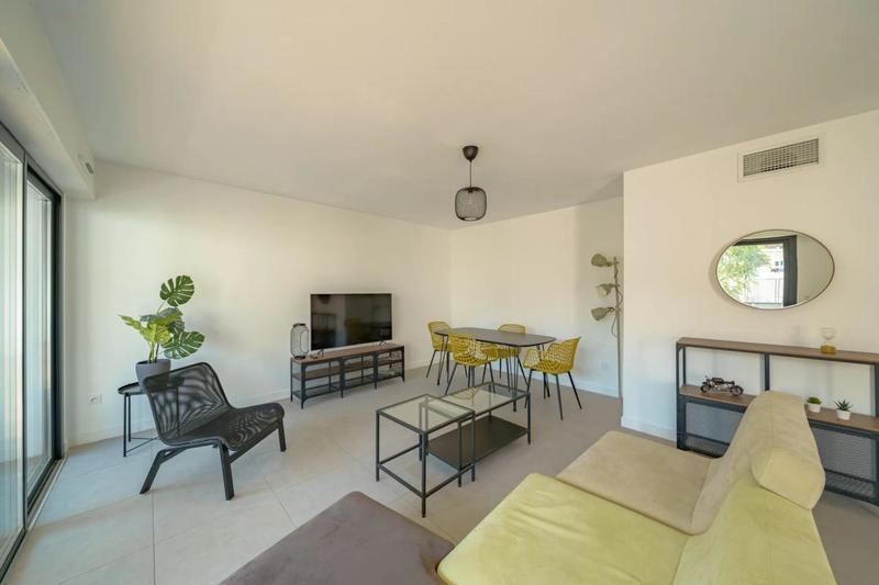 Appartement - 100 m² - 4 pièces