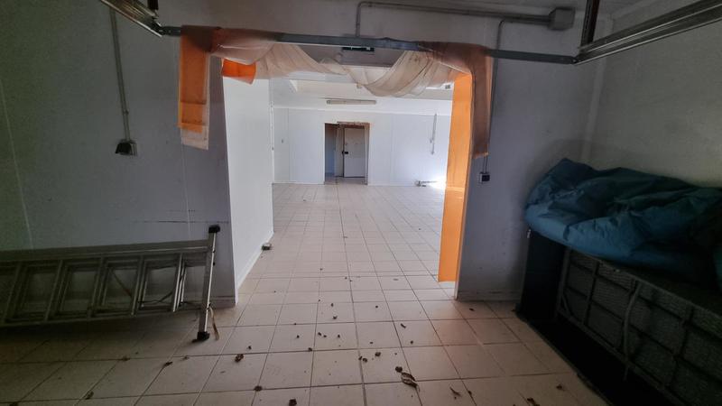 Maison - 200 m² - 2 pièces