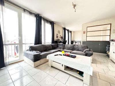 Appartement - 85 m² - 5 pièces