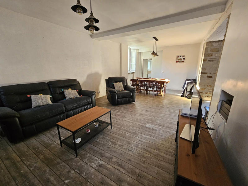 Maison traditionnelle - 180 m² - 9 pièces