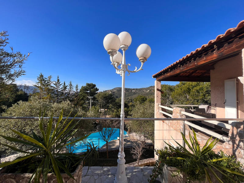 Villa - 241 m² - 7 pièces