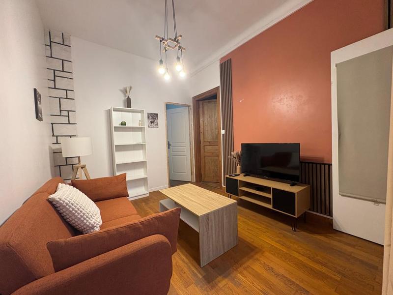 Immeuble - 121 m² - 8 pièces