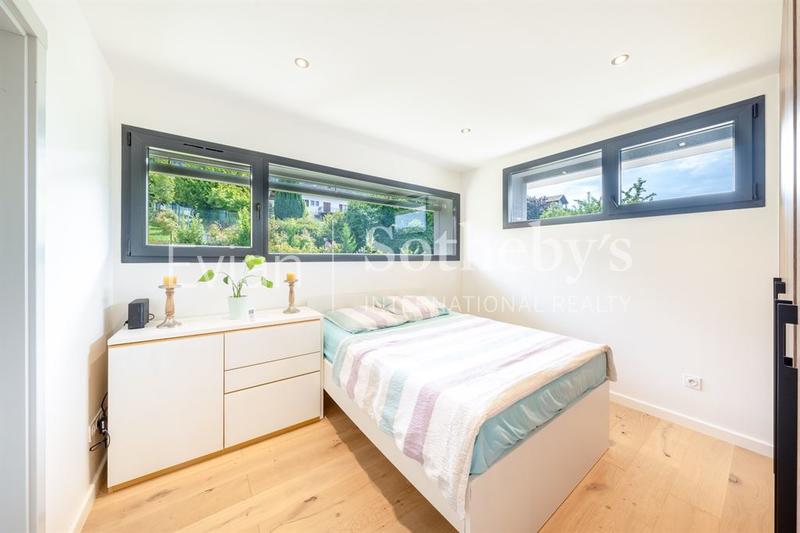 Maison - 270 m² - 7 pièces