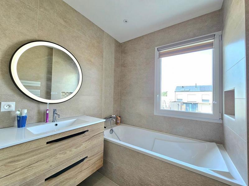 Maison - 110 m² - 4 pièces