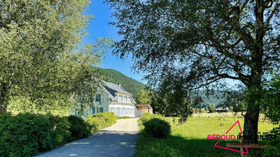 Maison - 300 m² - 10 pièces