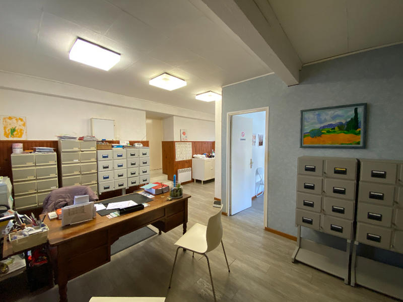 Local d'activité / Entrepôt - 64 m² - 4 pièces