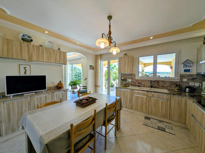 Villa - 130 m² - 4 pièces