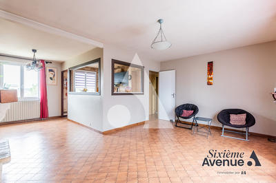 Maison - 92 m² - 5 pièces