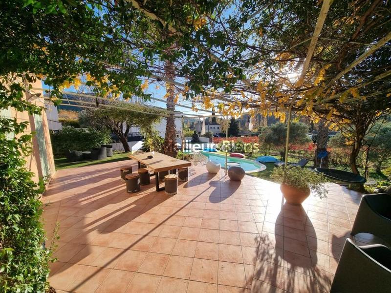 Villa - 136 m² - 5 pièces