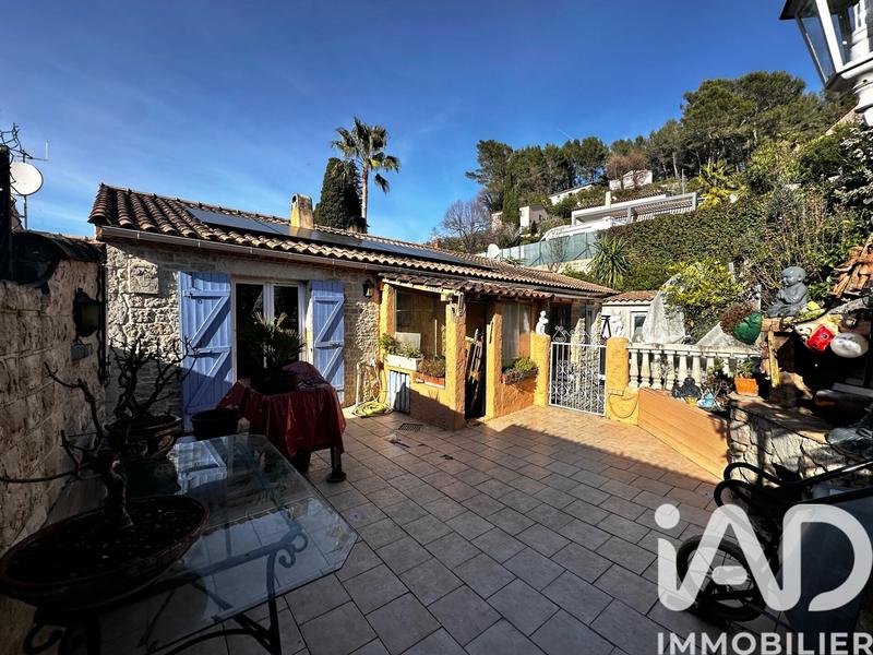 Maison - 93 m² - 4 pièces