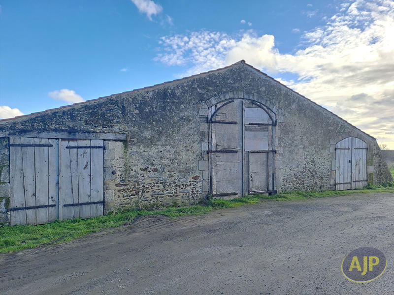 Maison - 260 m² - 2 pièces