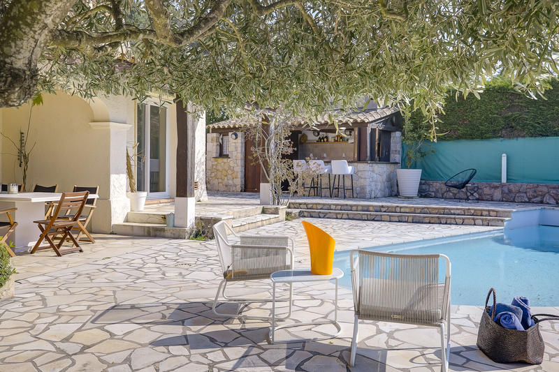 Villa - 220 m² - 6 pièces