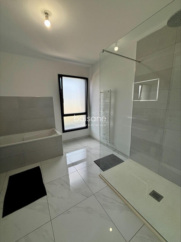 Maison contemporaine - 180 m² - 5 pièces