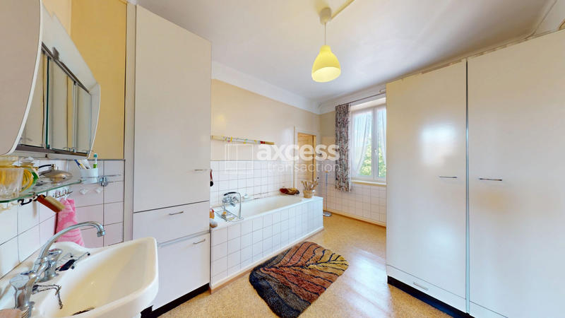 Maison - 234 m² - 10 pièces