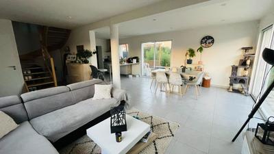 Maison - 104 m² - 5 pièces