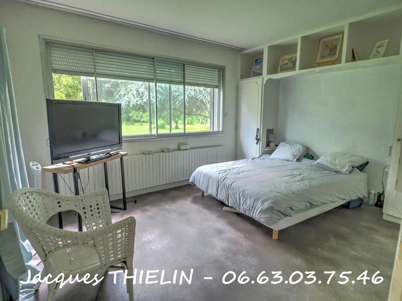 Maison - 260 m² - 8 pièces