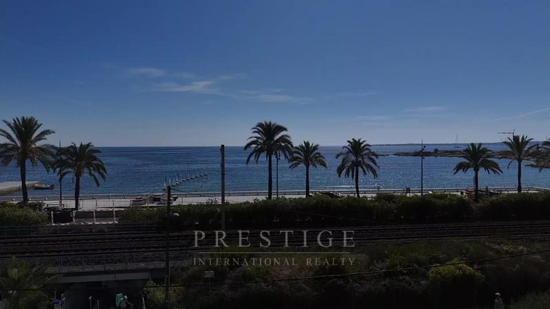 Appartement - 198 m² - 6 pièces