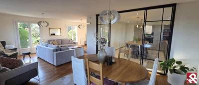 Maison - 320 m² - 7 pièces