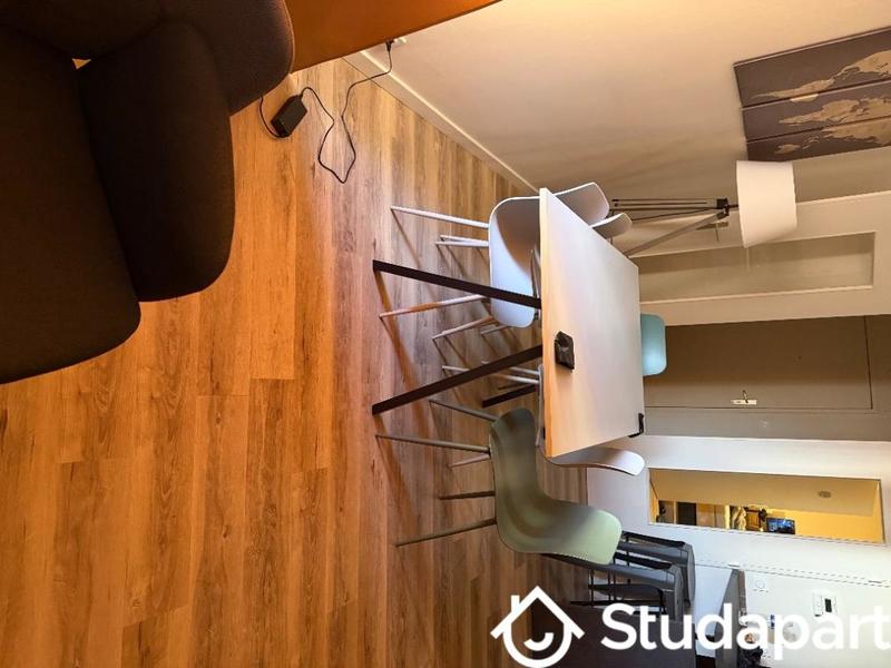 Chambre - 12 m² - 1 pièce