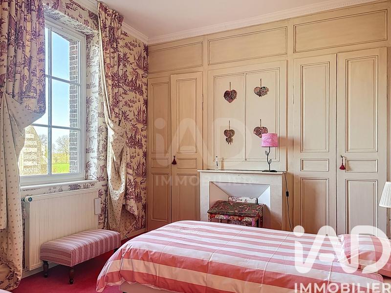 Maison - 238 m² - 9 pièces