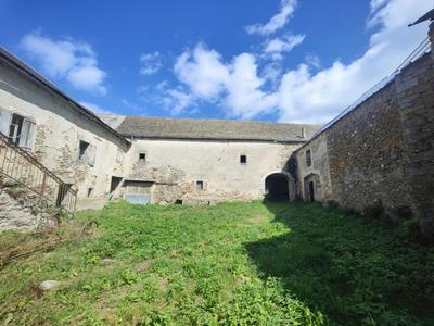 Corps de ferme - 300 m² - 7 pièces