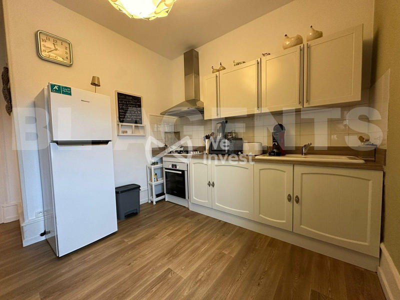 Maison - 247 m² - 10 pièces