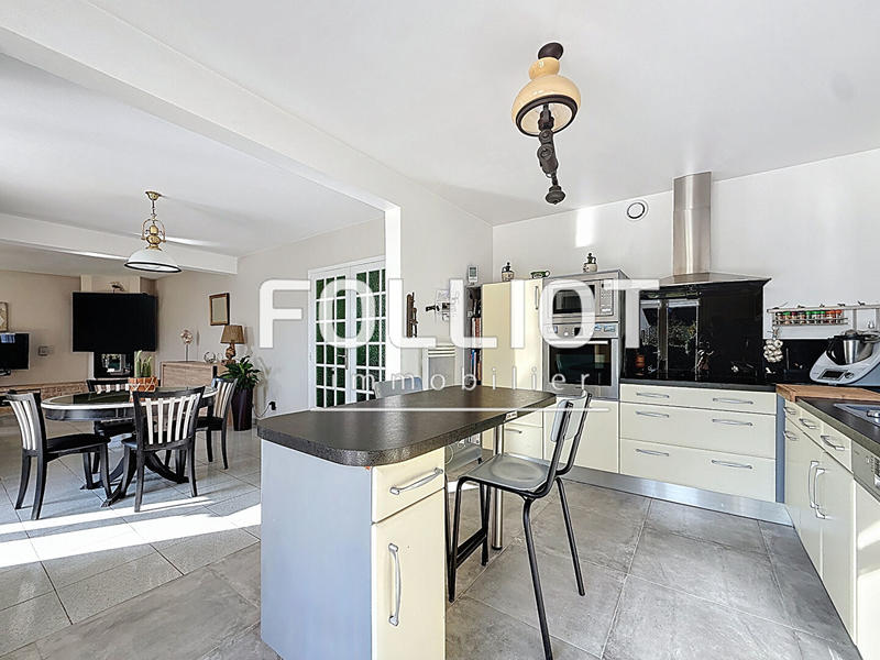 Maison - 138 m² - 5 pièces