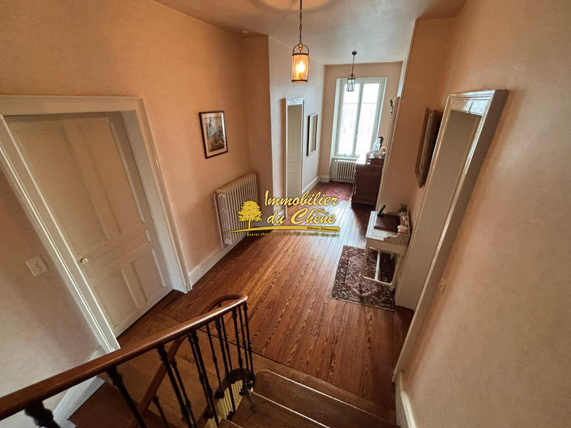 Maison - 255 m² - 10 pièces