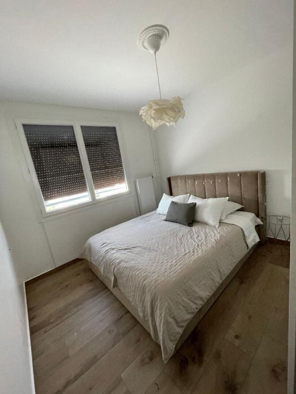 Appartement - 80 m² - 5 pièces