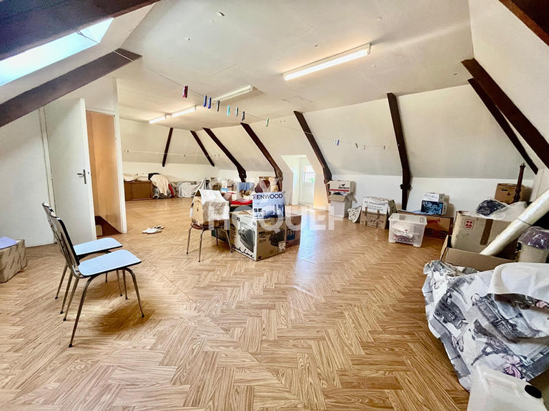 Maison - 214 m² - 5 pièces