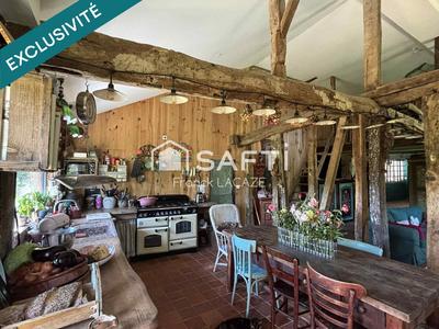 Maison - 326 m² - 8 pièces