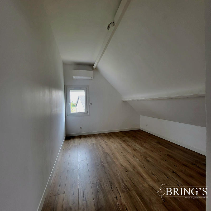 Maison traditionnelle - 119 m² - 7 pièces