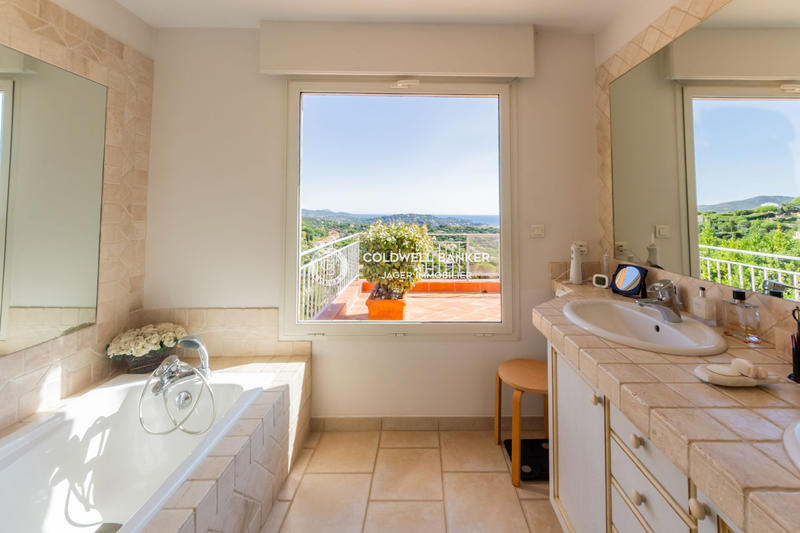 Villa - 247 m² - 7 pièces