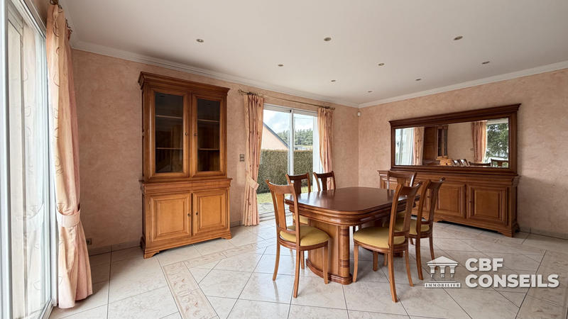 Maison - 180 m² - 6 pièces